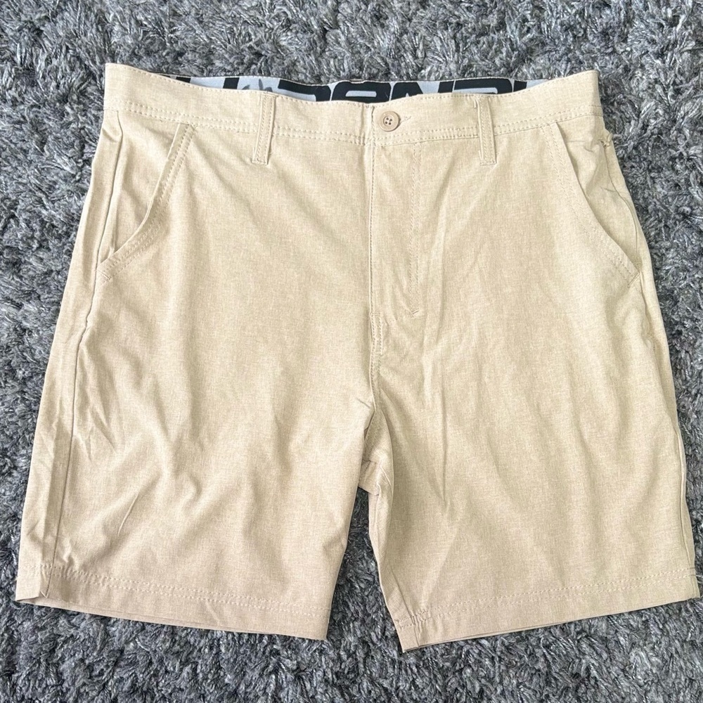 Danalli Stretch walking shorts Heather Khaki Mens Size 34 New Without Tags